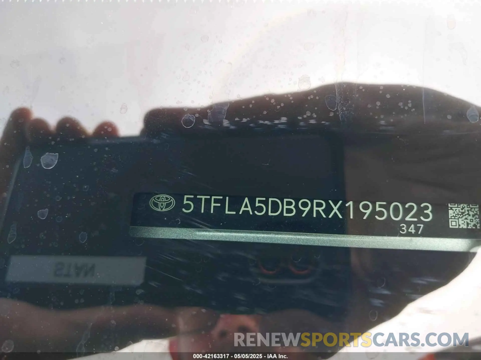 9 fotografías del automóvil dañado 5TFLA5DB9RX195023 TOYOTA TUNDRA 2024