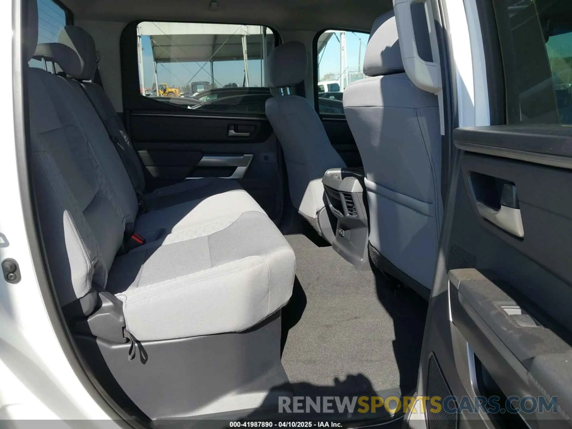 8 fotografías del automóvil dañado 5TFLA5DBXRX234038 TOYOTA TUNDRA 2024