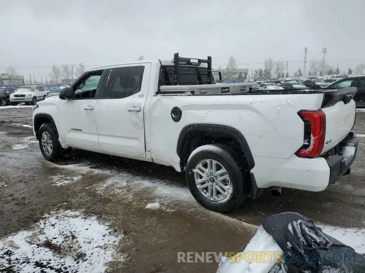 2 fotografías del automóvil dañado 5TFLA5EC3RX032973 TOYOTA TUNDRA 2024