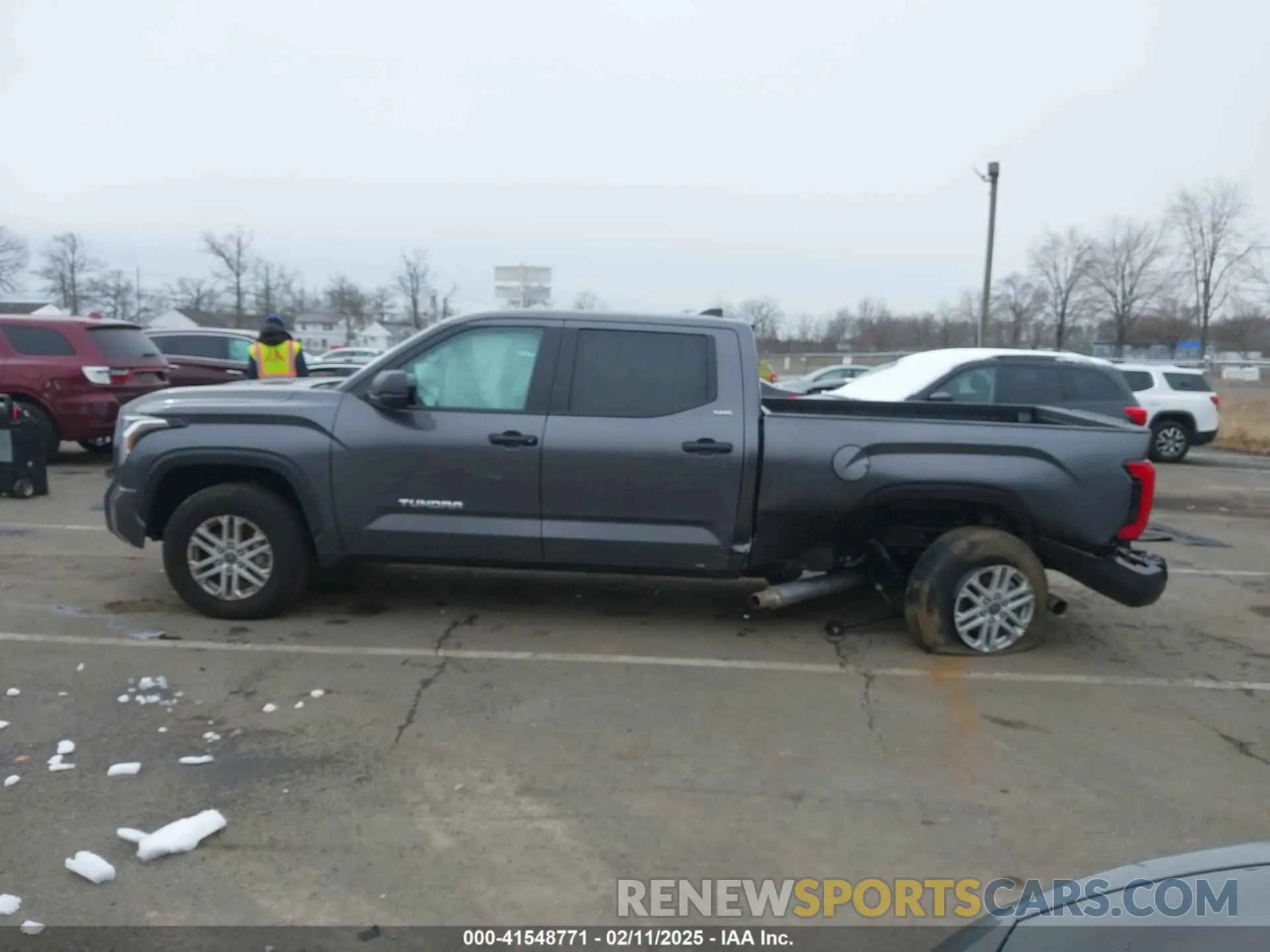 14 fotografías del automóvil dañado 5TFLA5EC6RX035253 TOYOTA TUNDRA 2024