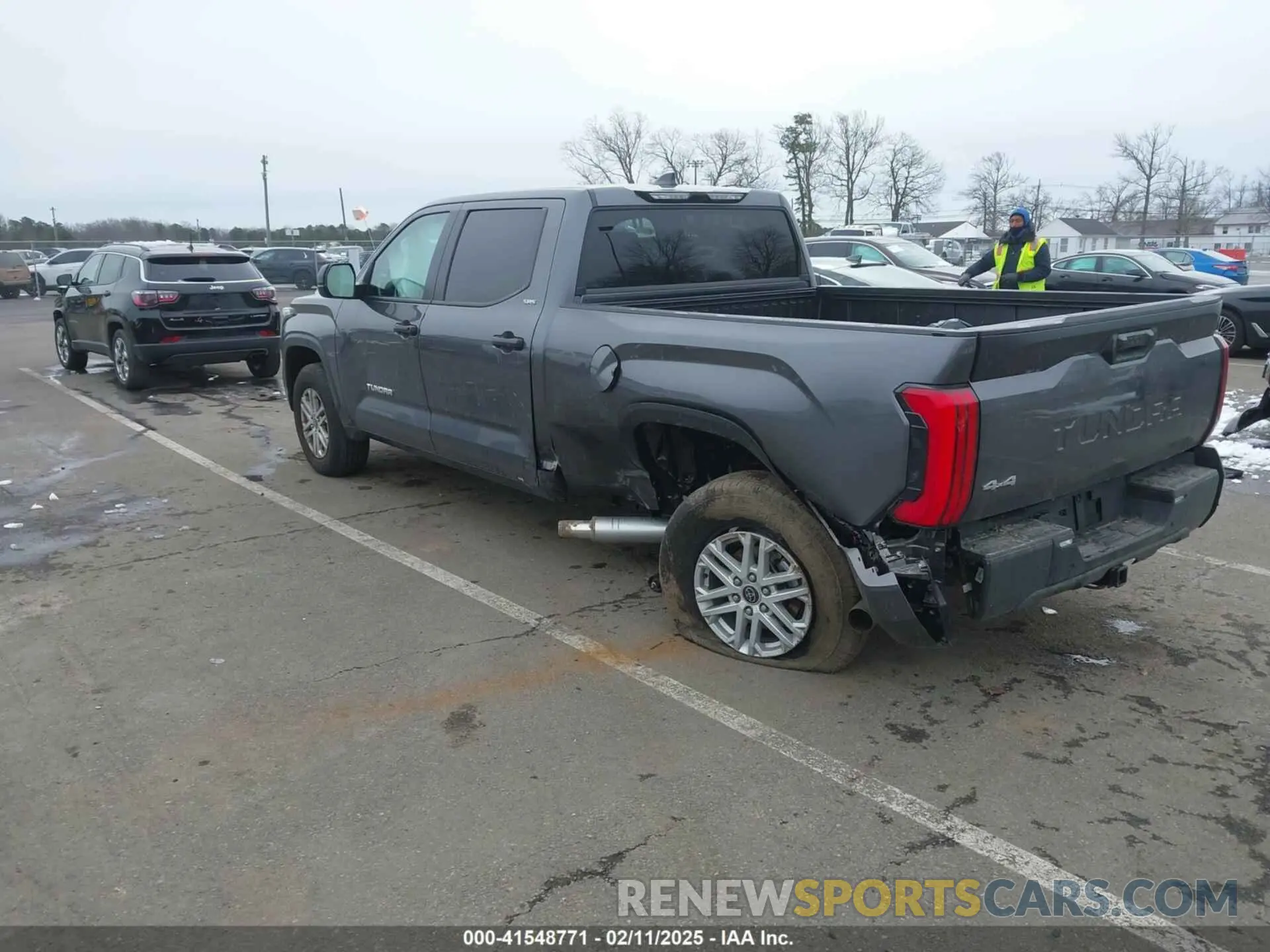 6 fotografías del automóvil dañado 5TFLA5EC6RX035253 TOYOTA TUNDRA 2024
