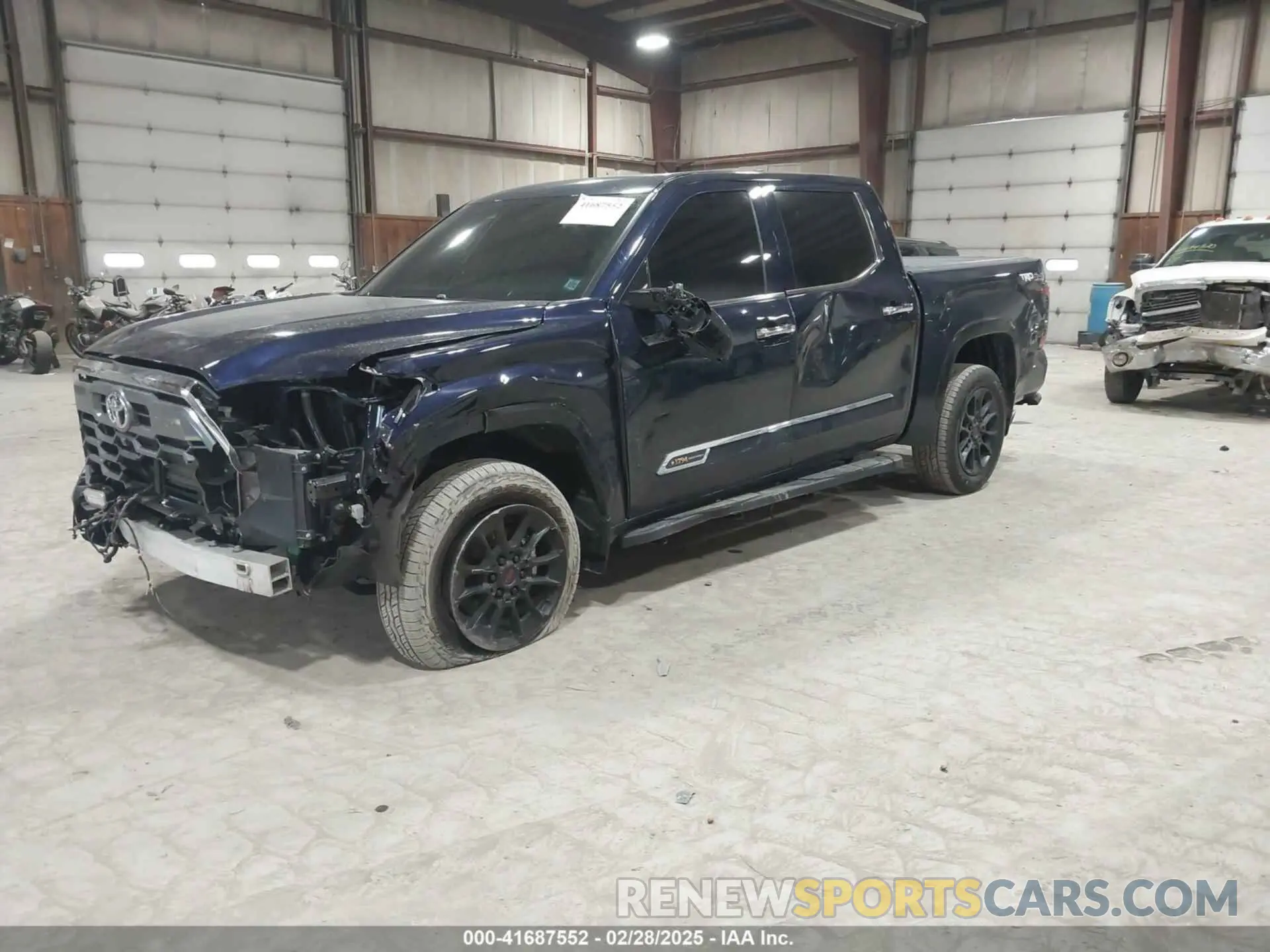 2 fotografías del automóvil dañado 5TFMA5DB0RX171181 TOYOTA TUNDRA 2024