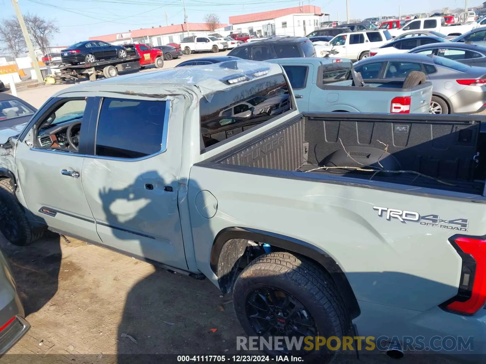 14 fotografías del automóvil dañado 5TFMA5DB1RX217536 TOYOTA TUNDRA 2024