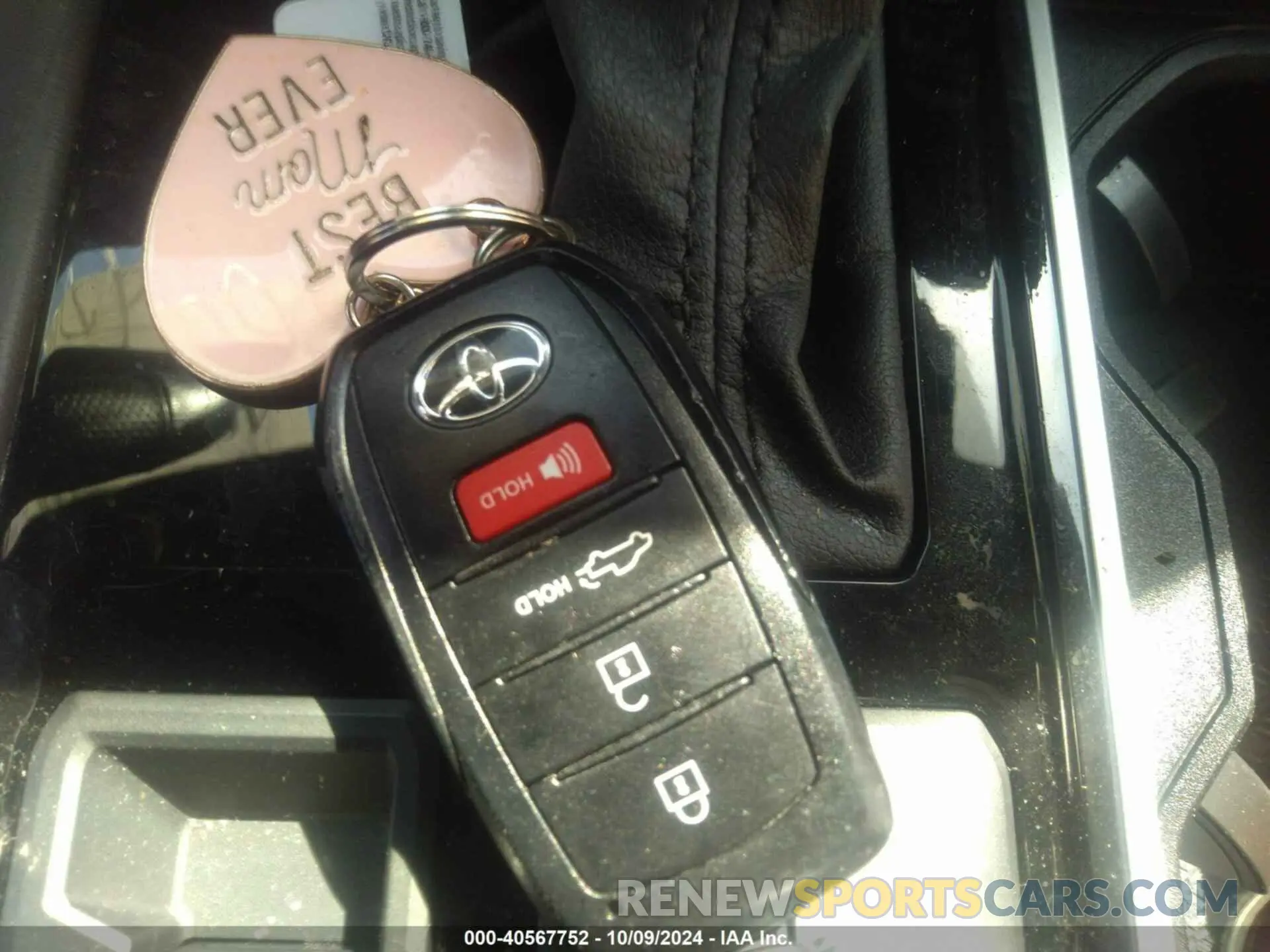 11 fotografías del automóvil dañado 5TFMA5DB5RX134000 TOYOTA TUNDRA 2024