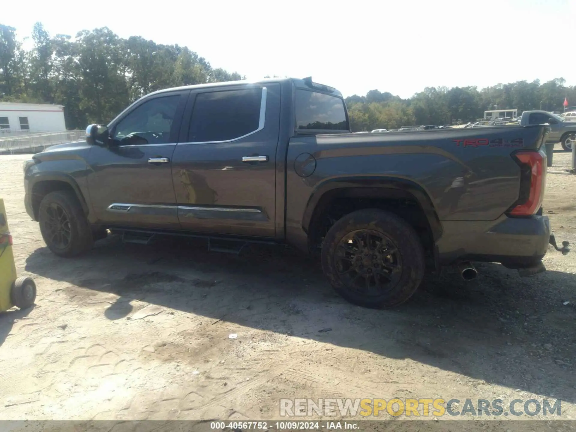 14 fotografías del automóvil dañado 5TFMA5DB5RX134000 TOYOTA TUNDRA 2024