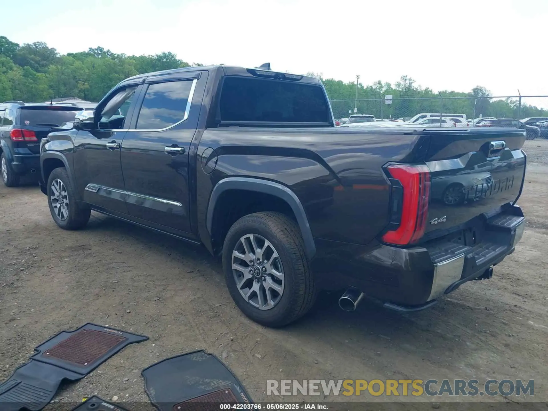 3 fotografías del automóvil dañado 5TFMA5DB5RX145336 TOYOTA TUNDRA 2024