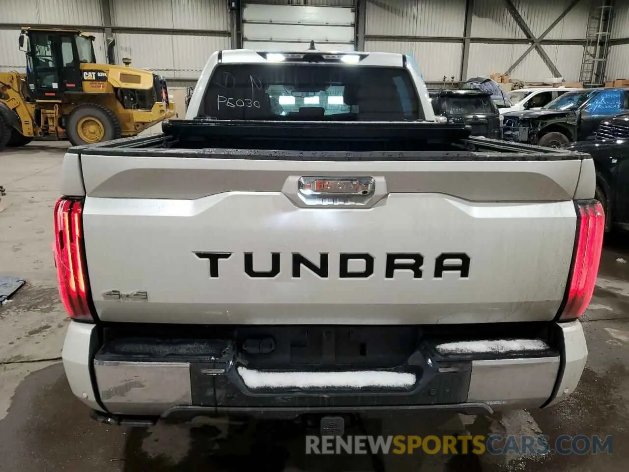 6 fotografías del automóvil dañado 5TFMC5DB3RX044192 TOYOTA TUNDRA 2024