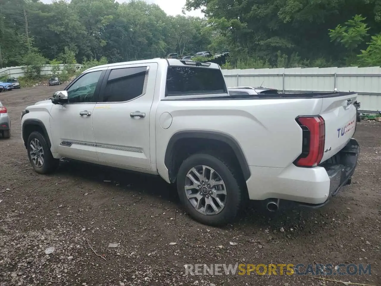 2 fotografías del automóvil dañado 5TFMC5DB6RX051136 TOYOTA TUNDRA 2024
