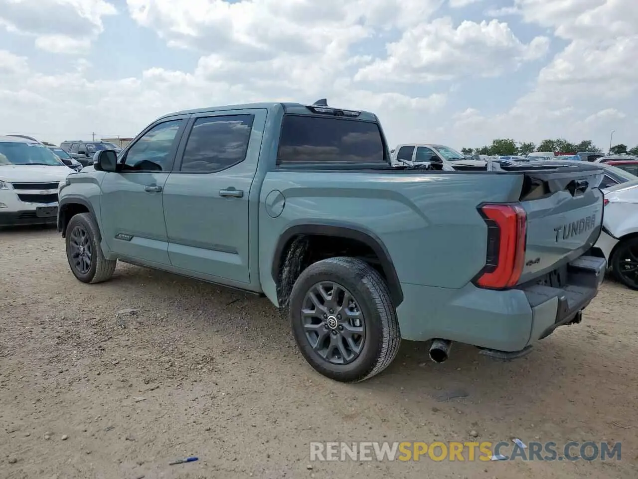 2 fotografías del automóvil dañado 5TFNA5DB0RX145877 TOYOTA TUNDRA 2024