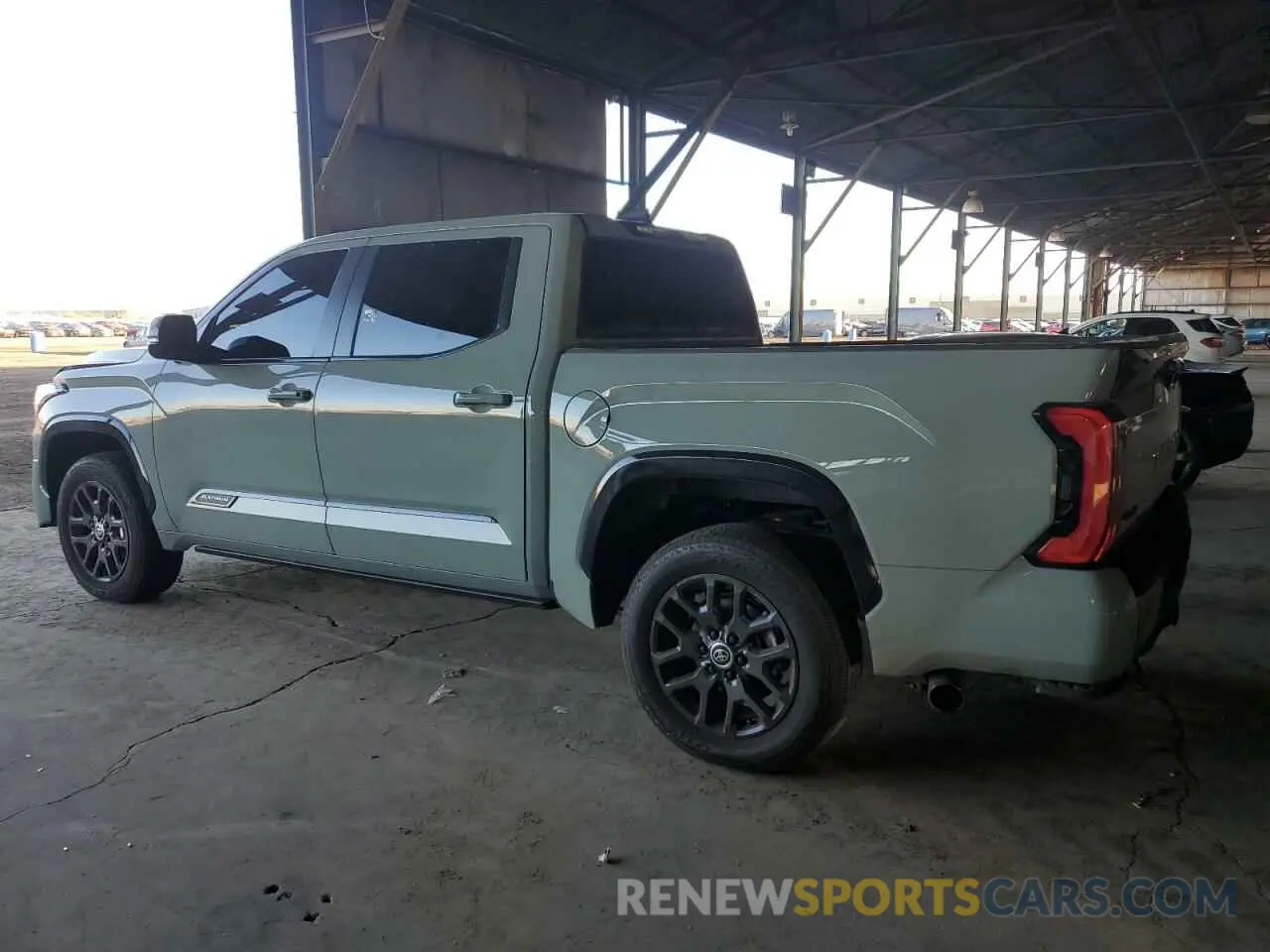 2 fotografías del automóvil dañado 5TFNA5DB1RX195056 TOYOTA TUNDRA 2024