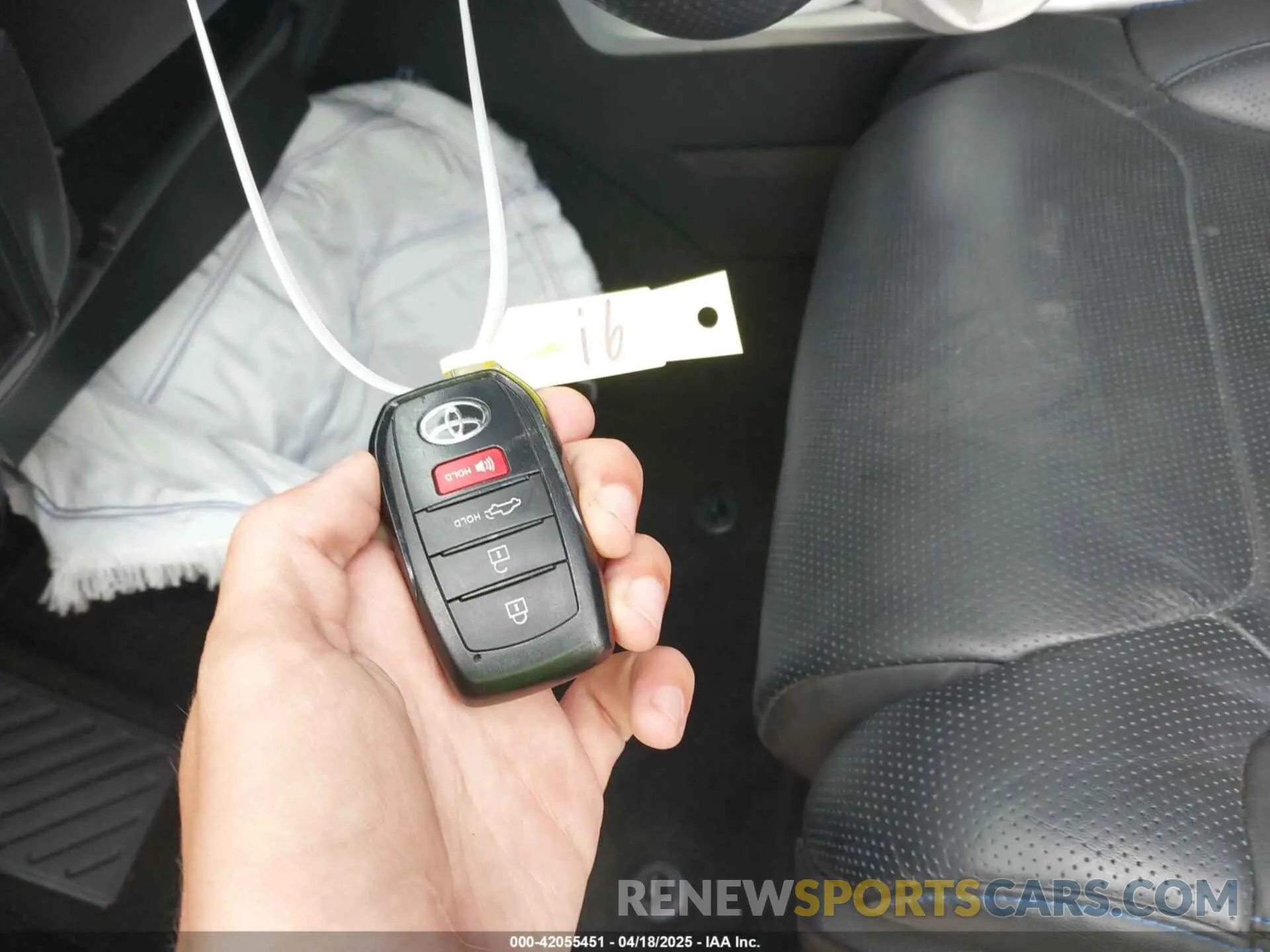 11 fotografías del automóvil dañado 5TFNA5DB2RX180808 TOYOTA TUNDRA 2024