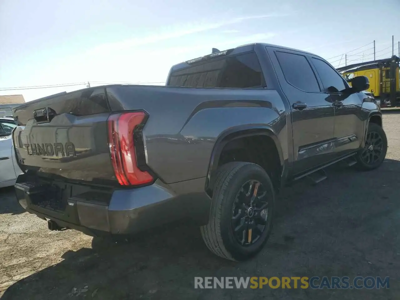 3 fotografías del automóvil dañado 5TFNA5DB4RX186013 TOYOTA TUNDRA 2024