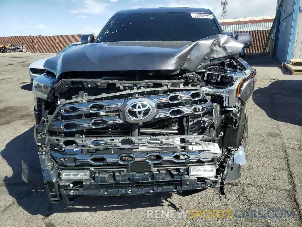 5 fotografías del automóvil dañado 5TFNA5DB4RX186013 TOYOTA TUNDRA 2024