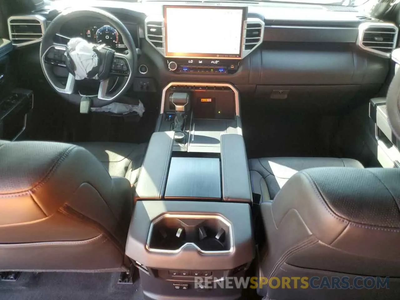 8 fotografías del automóvil dañado 5TFNA5DB4RX186013 TOYOTA TUNDRA 2024