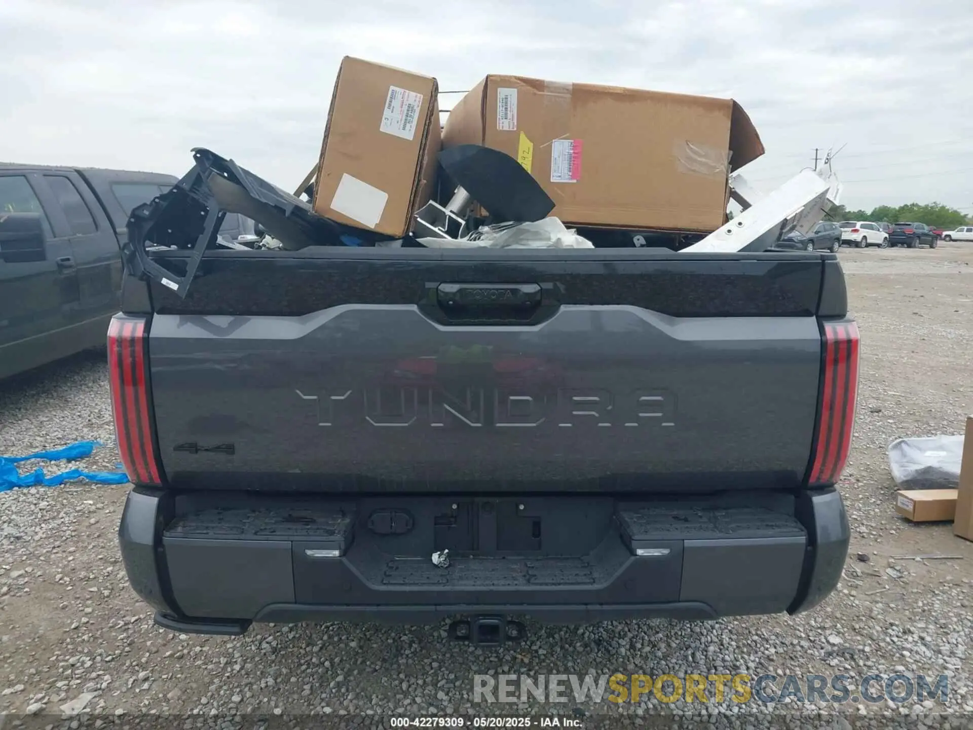 16 fotografías del automóvil dañado 5TFNA5DB8RX209602 TOYOTA TUNDRA 2024