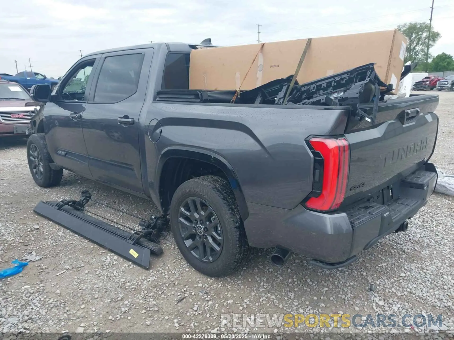 3 fotografías del automóvil dañado 5TFNA5DB8RX209602 TOYOTA TUNDRA 2024