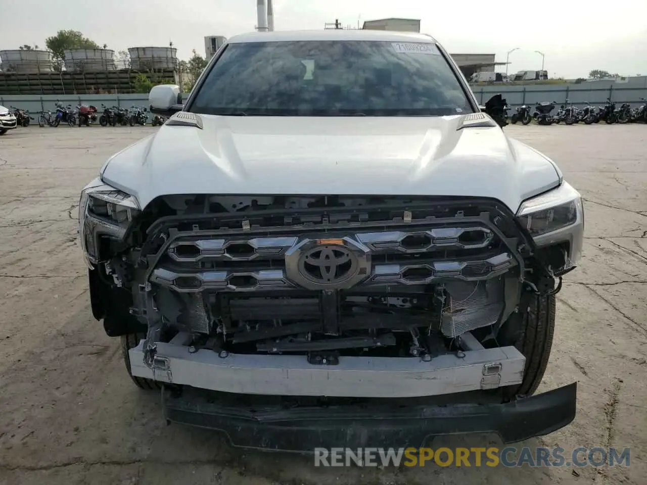 5 fotografías del automóvil dañado 5TFNC5DB7RX075319 TOYOTA TUNDRA 2024