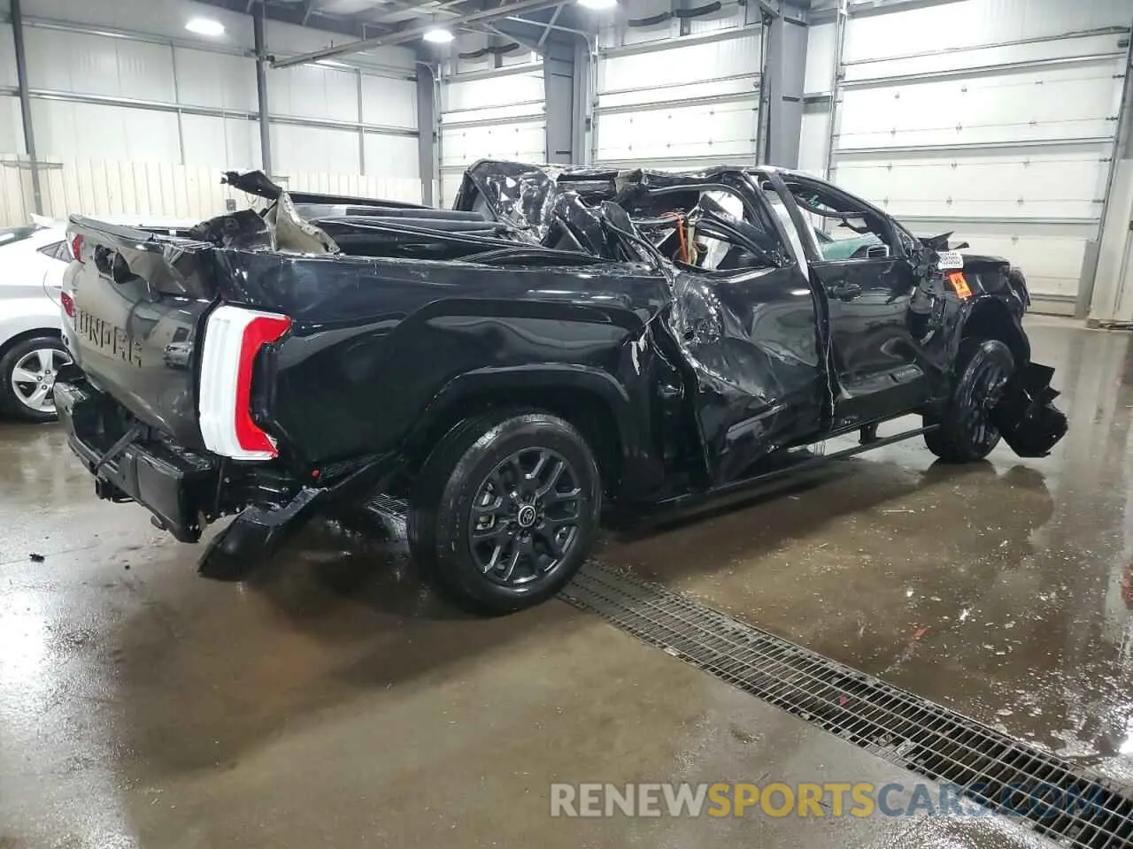 3 fotografías del automóvil dañado 5TFNC5DBXRX066808 TOYOTA TUNDRA 2024
