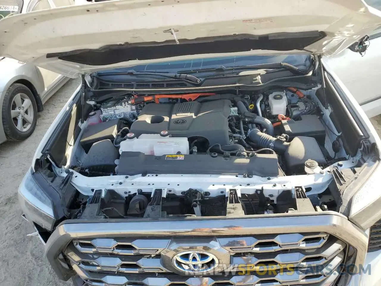 11 fotografías del automóvil dañado 5TFNC5EC4RX006949 TOYOTA TUNDRA 2024