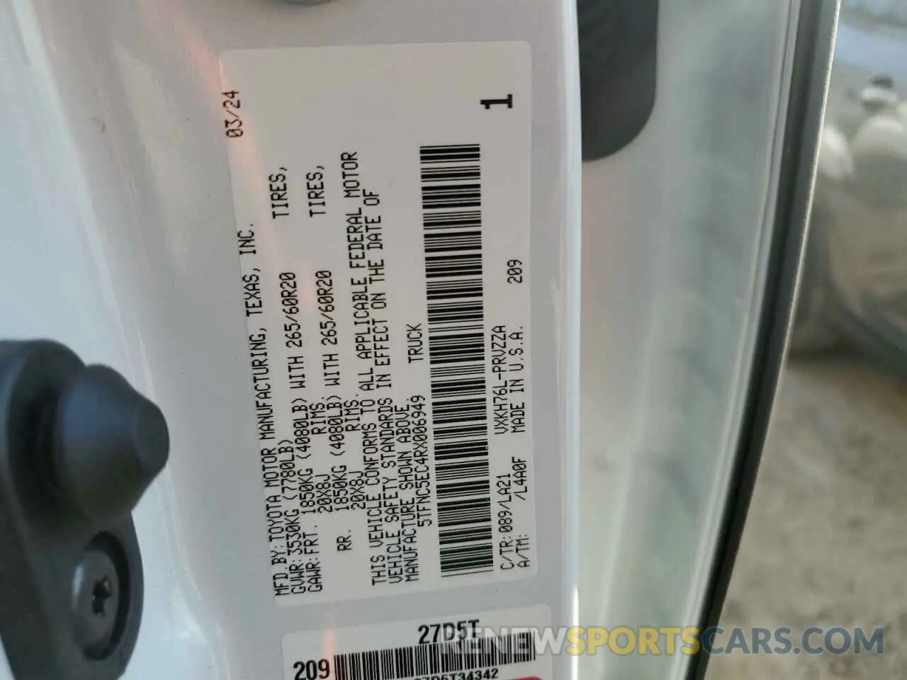 12 fotografías del automóvil dañado 5TFNC5EC4RX006949 TOYOTA TUNDRA 2024