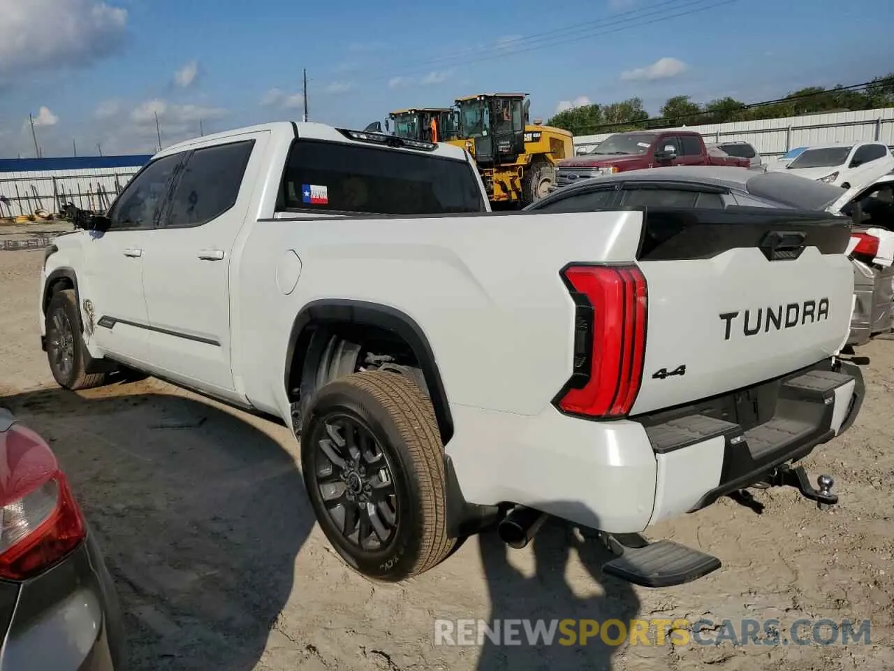 2 fotografías del automóvil dañado 5TFNC5EC4RX006949 TOYOTA TUNDRA 2024