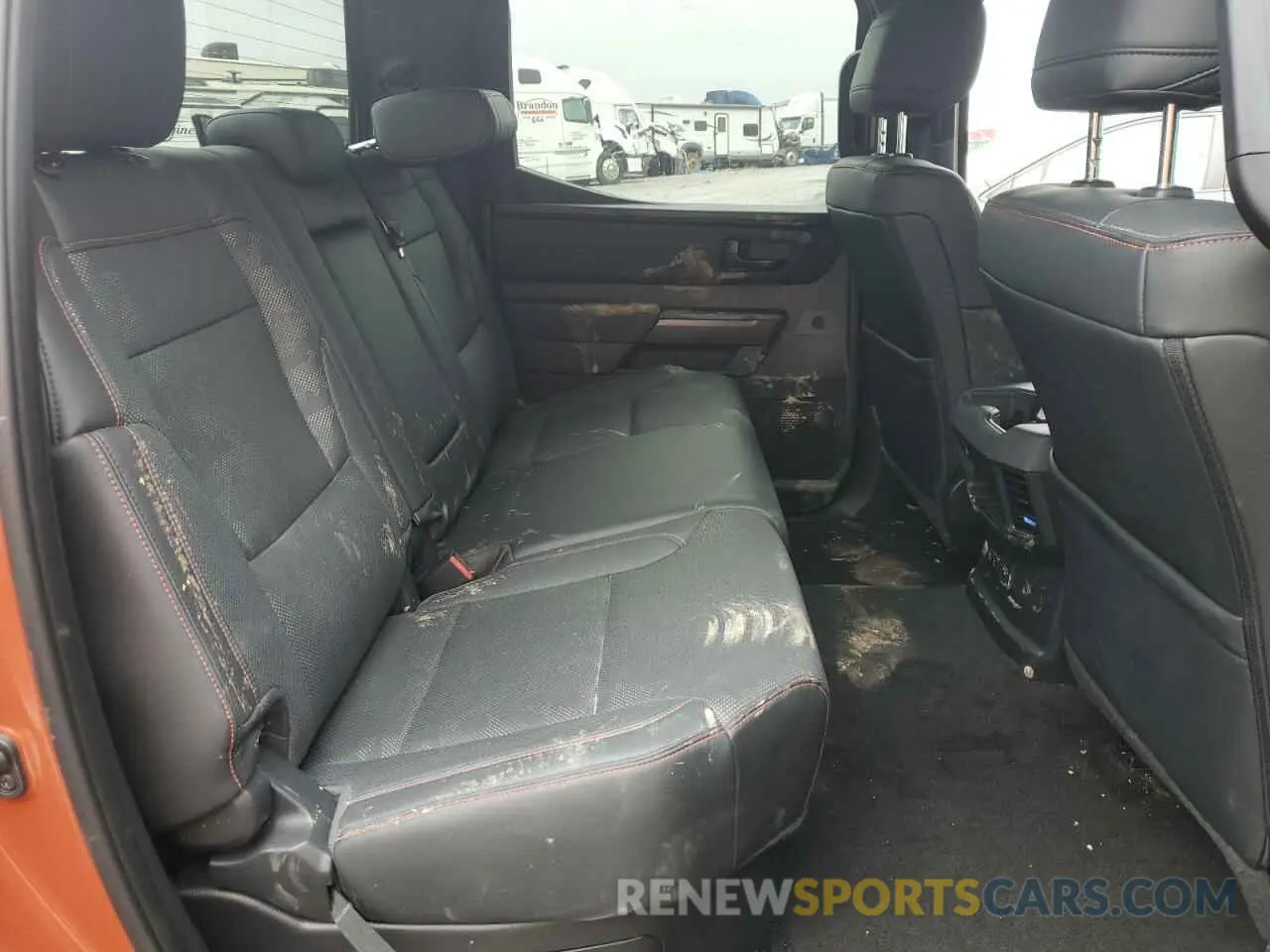 10 fotografías del automóvil dañado 5TFPC5DB6RX076616 TOYOTA TUNDRA 2024
