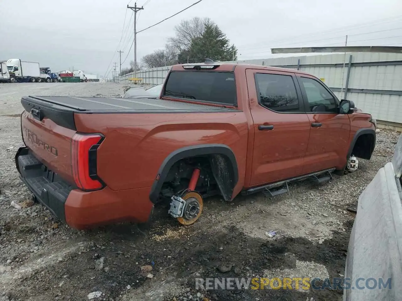 3 fotografías del automóvil dañado 5TFPC5DB6RX076616 TOYOTA TUNDRA 2024