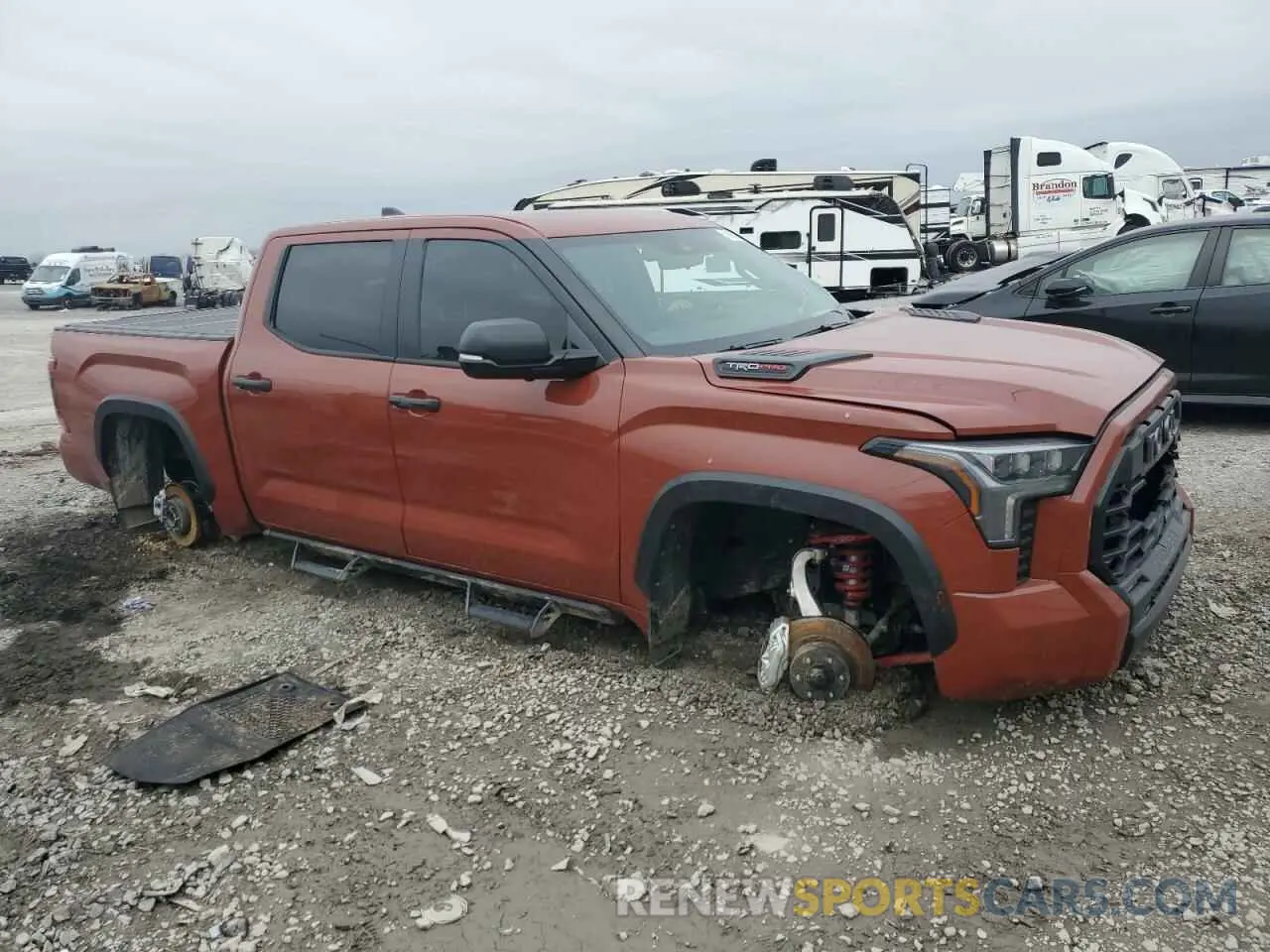 4 fotografías del automóvil dañado 5TFPC5DB6RX076616 TOYOTA TUNDRA 2024