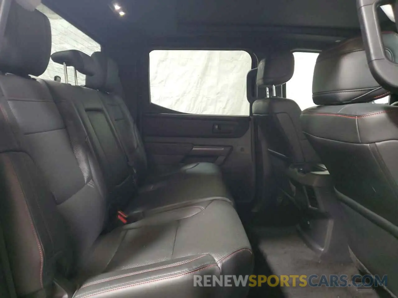 10 fotografías del automóvil dañado 5TFPC5DB7RX045567 TOYOTA TUNDRA 2024