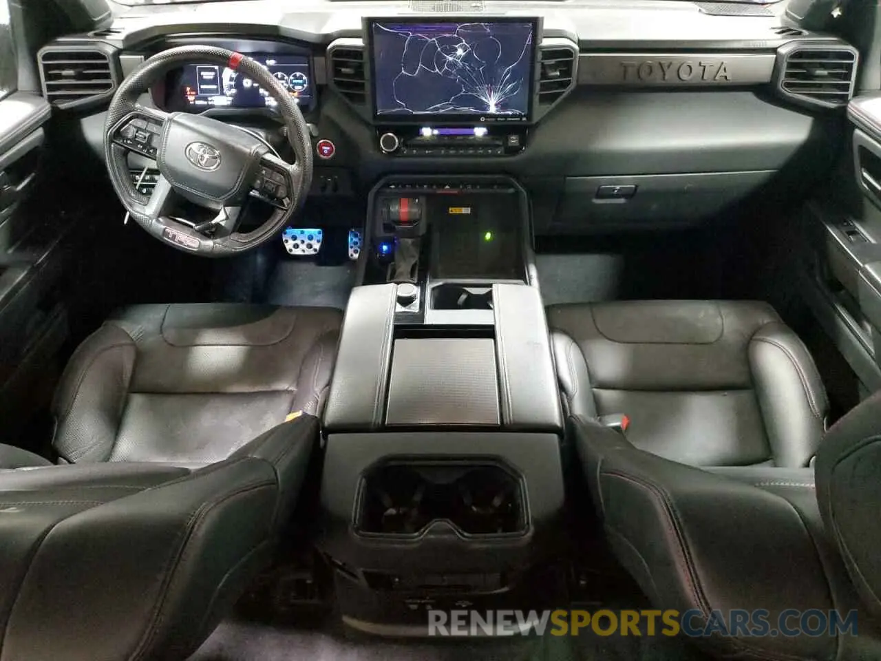 8 fotografías del automóvil dañado 5TFPC5DB7RX045567 TOYOTA TUNDRA 2024