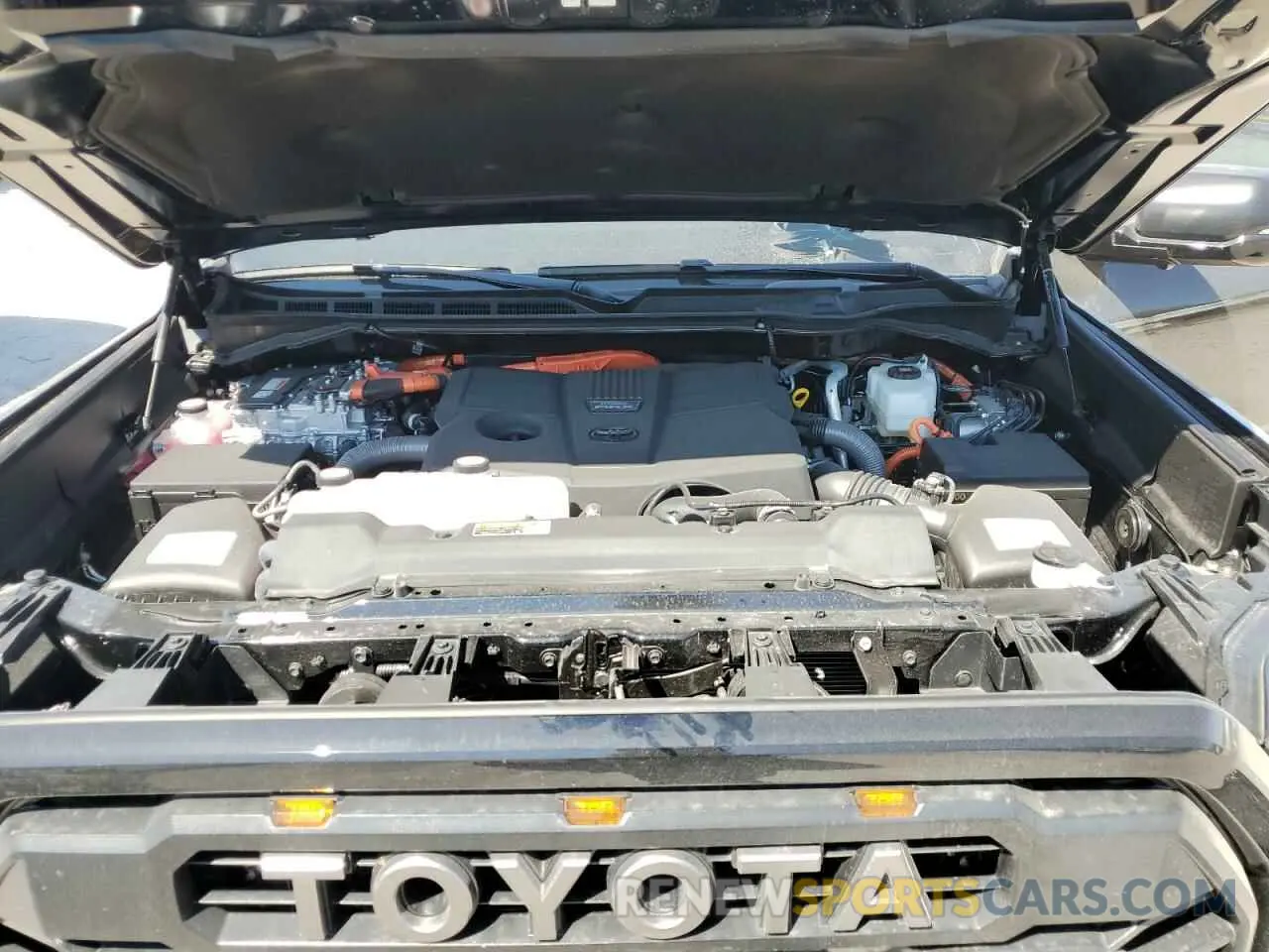 11 fotografías del automóvil dañado 5TFPC5DB9RX083592 TOYOTA TUNDRA 2024