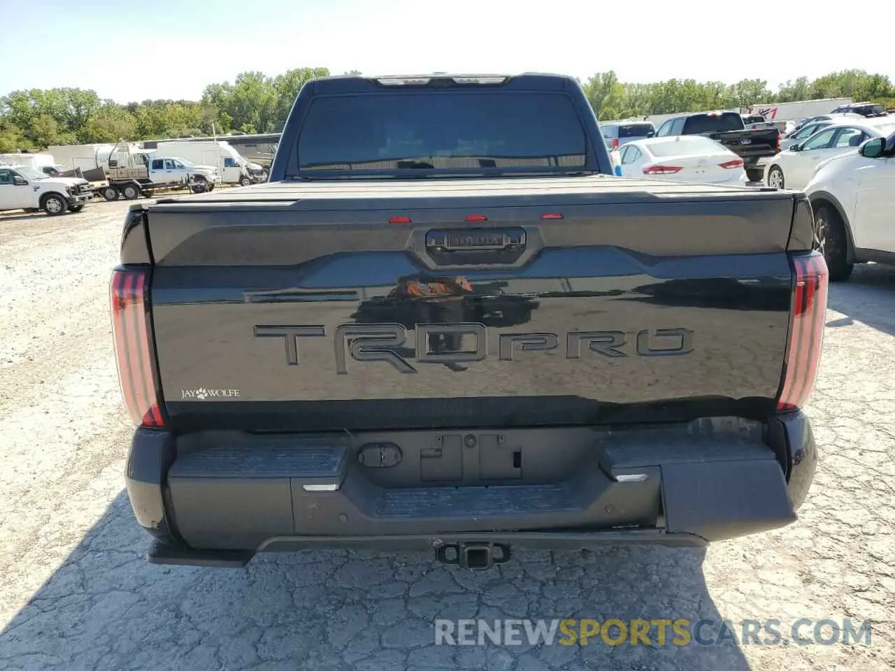 6 fotografías del automóvil dañado 5TFPC5DB9RX083592 TOYOTA TUNDRA 2024
