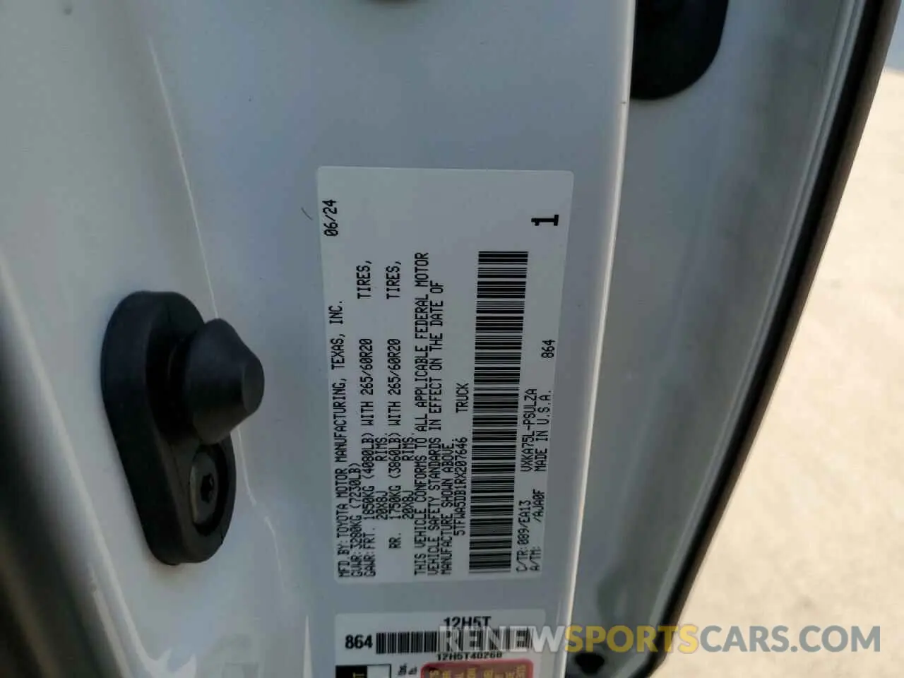 12 fotografías del automóvil dañado 5TFWA5DB1RX207646 TOYOTA TUNDRA 2024