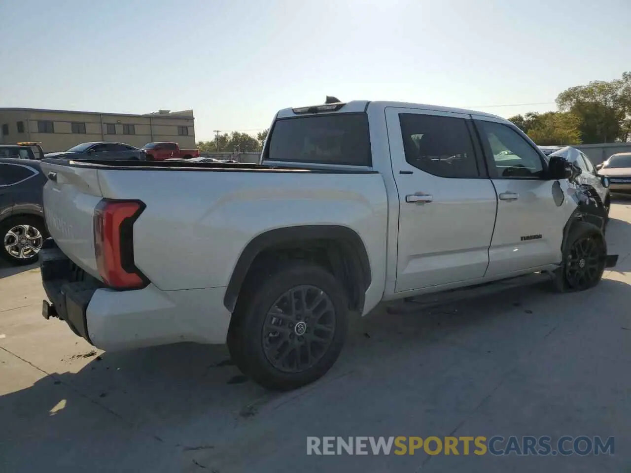 3 fotografías del automóvil dañado 5TFWA5DB1RX207646 TOYOTA TUNDRA 2024