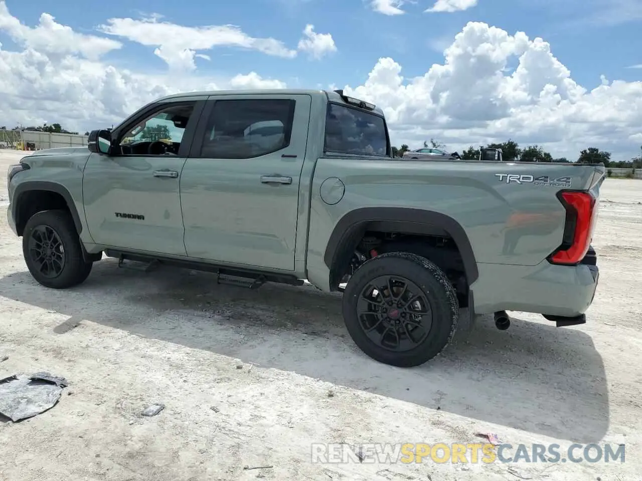 2 fotografías del automóvil dañado 5TFWA5DB2RX164323 TOYOTA TUNDRA 2024
