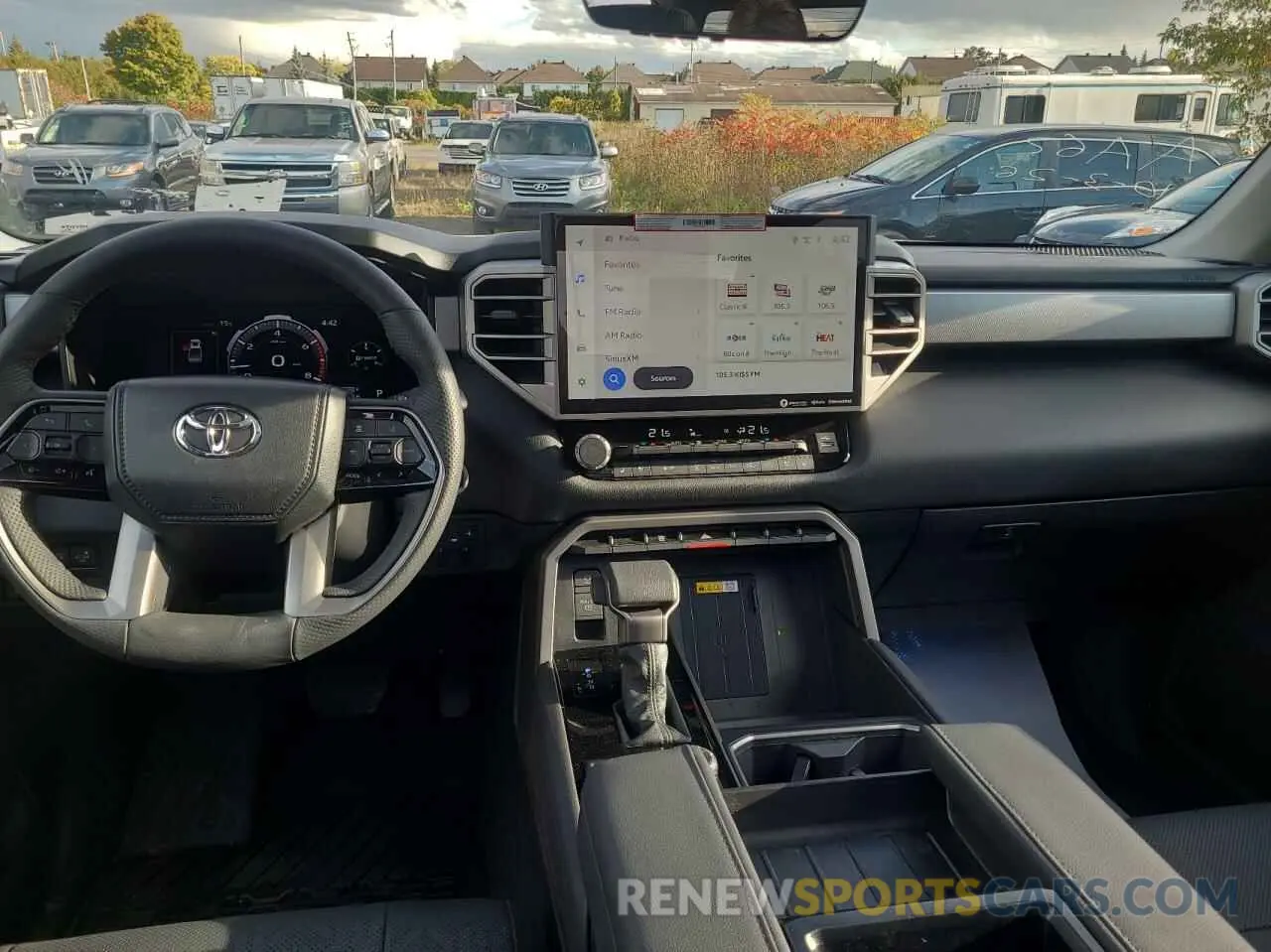 9 fotografías del automóvil dañado 5TFWA5DB4RX218494 TOYOTA TUNDRA 2024