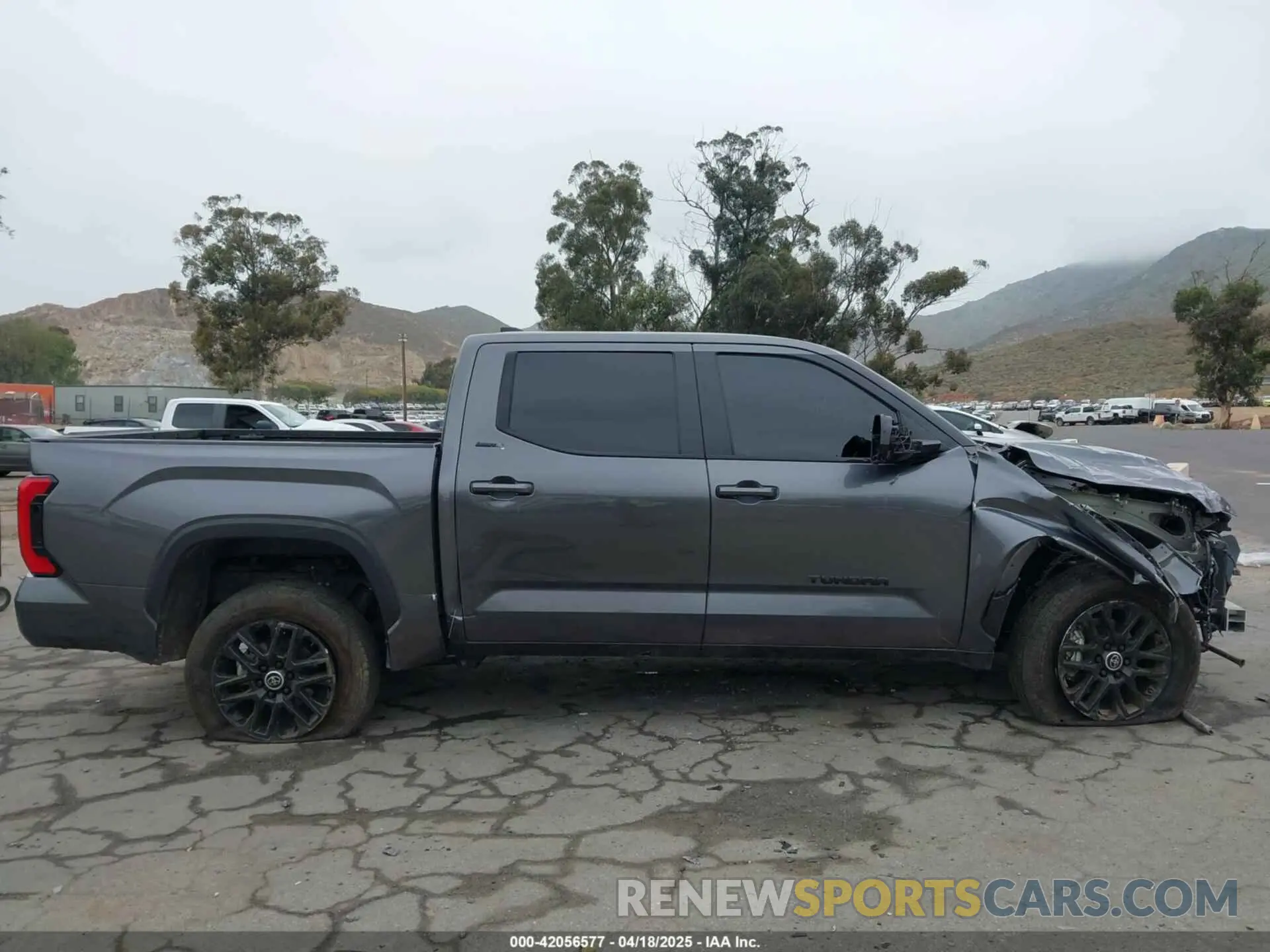 12 fotografías del automóvil dañado 5TFWA5DB4RX228135 TOYOTA TUNDRA 2024