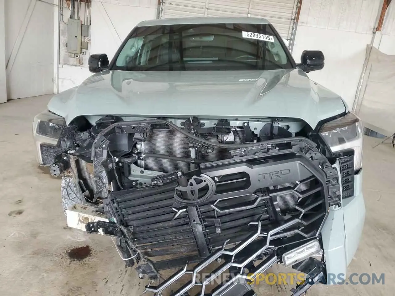 5 fotografías del automóvil dañado 5TFWA5DBXRX170418 TOYOTA TUNDRA 2024