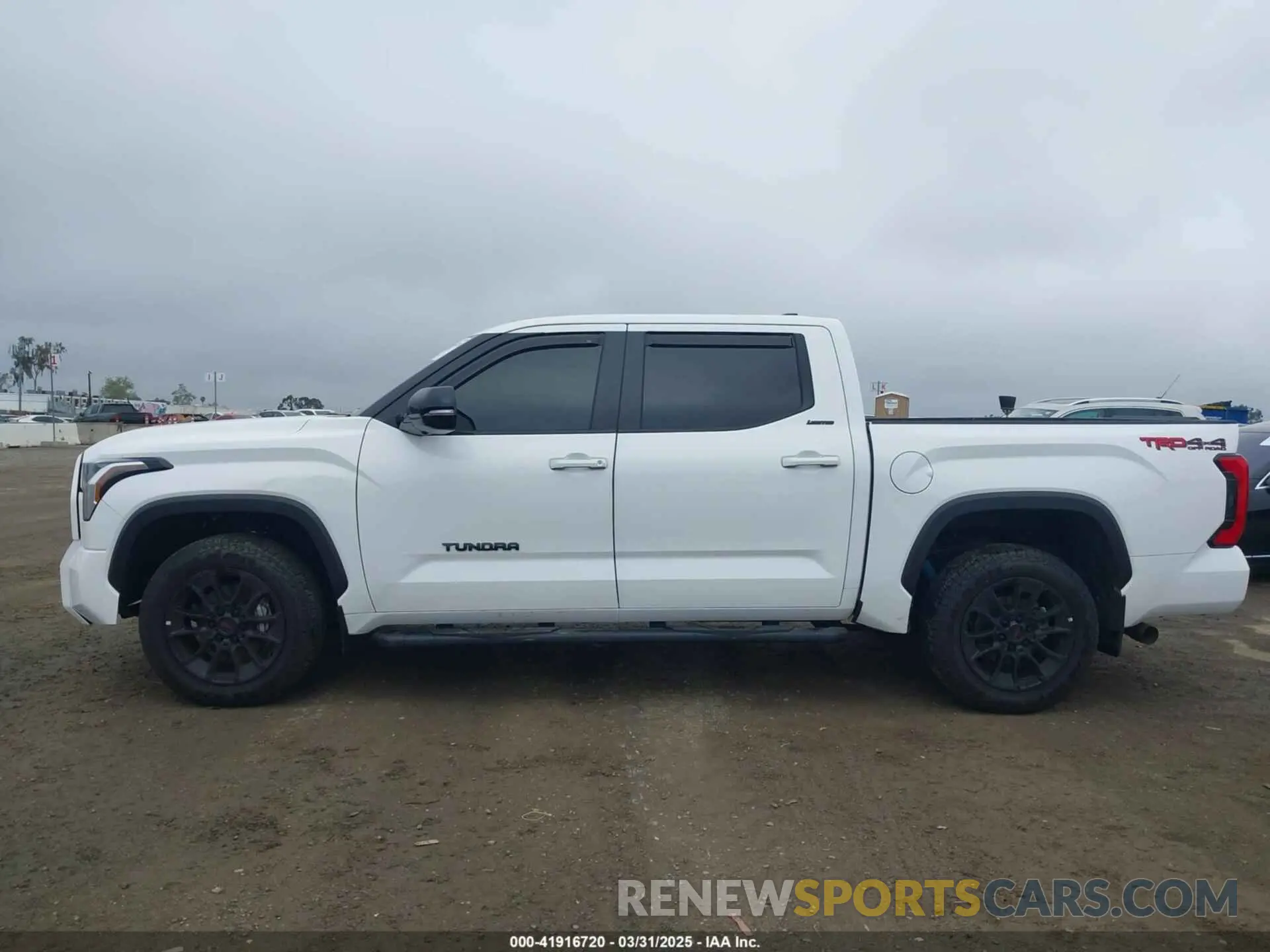 14 fotografías del automóvil dañado 5TFWA5DBXRX209086 TOYOTA TUNDRA 2024