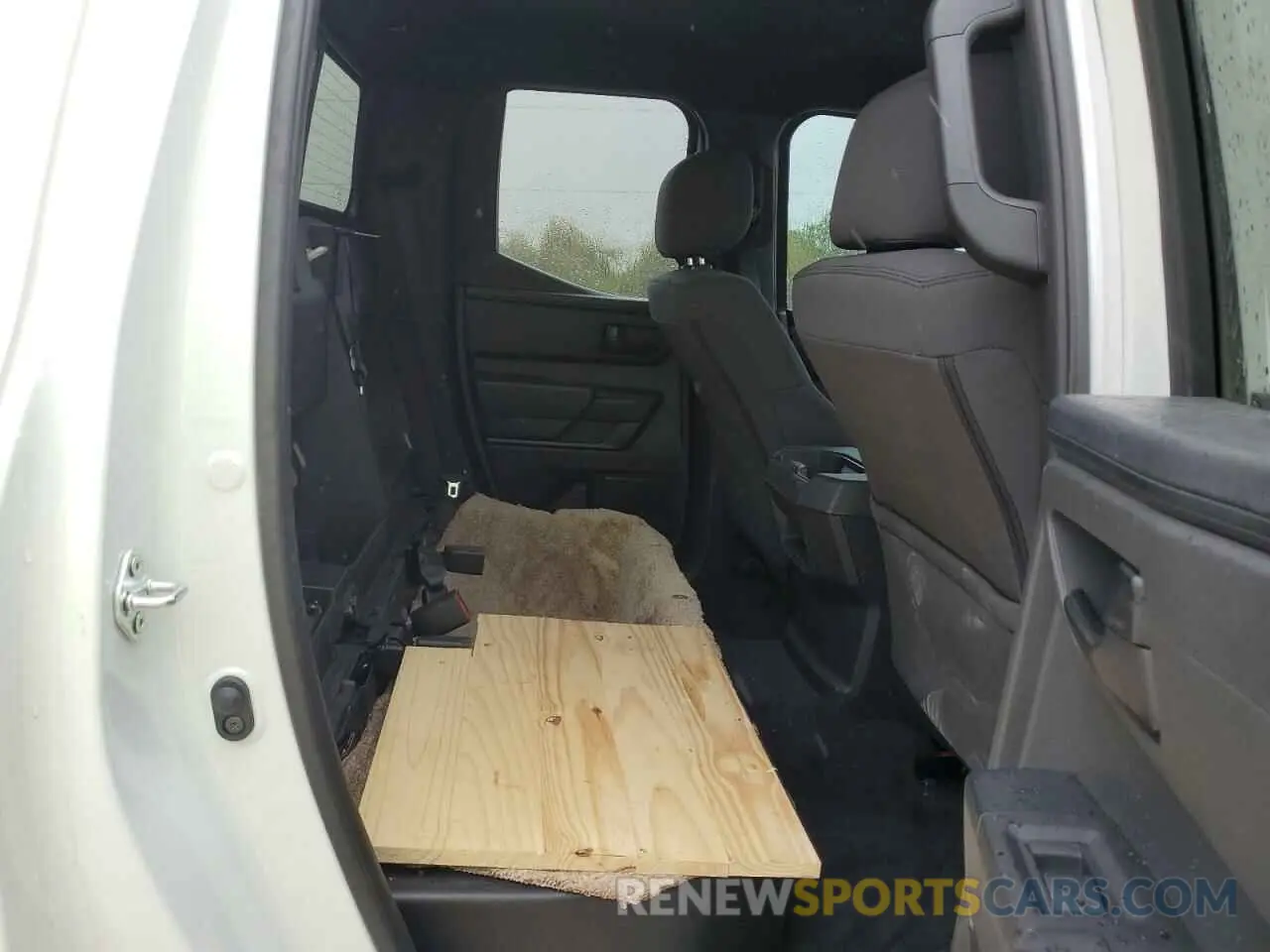 11 fotografías del automóvil dañado 5TFKB5AA5SX044285 TOYOTA TUNDRA 2025
