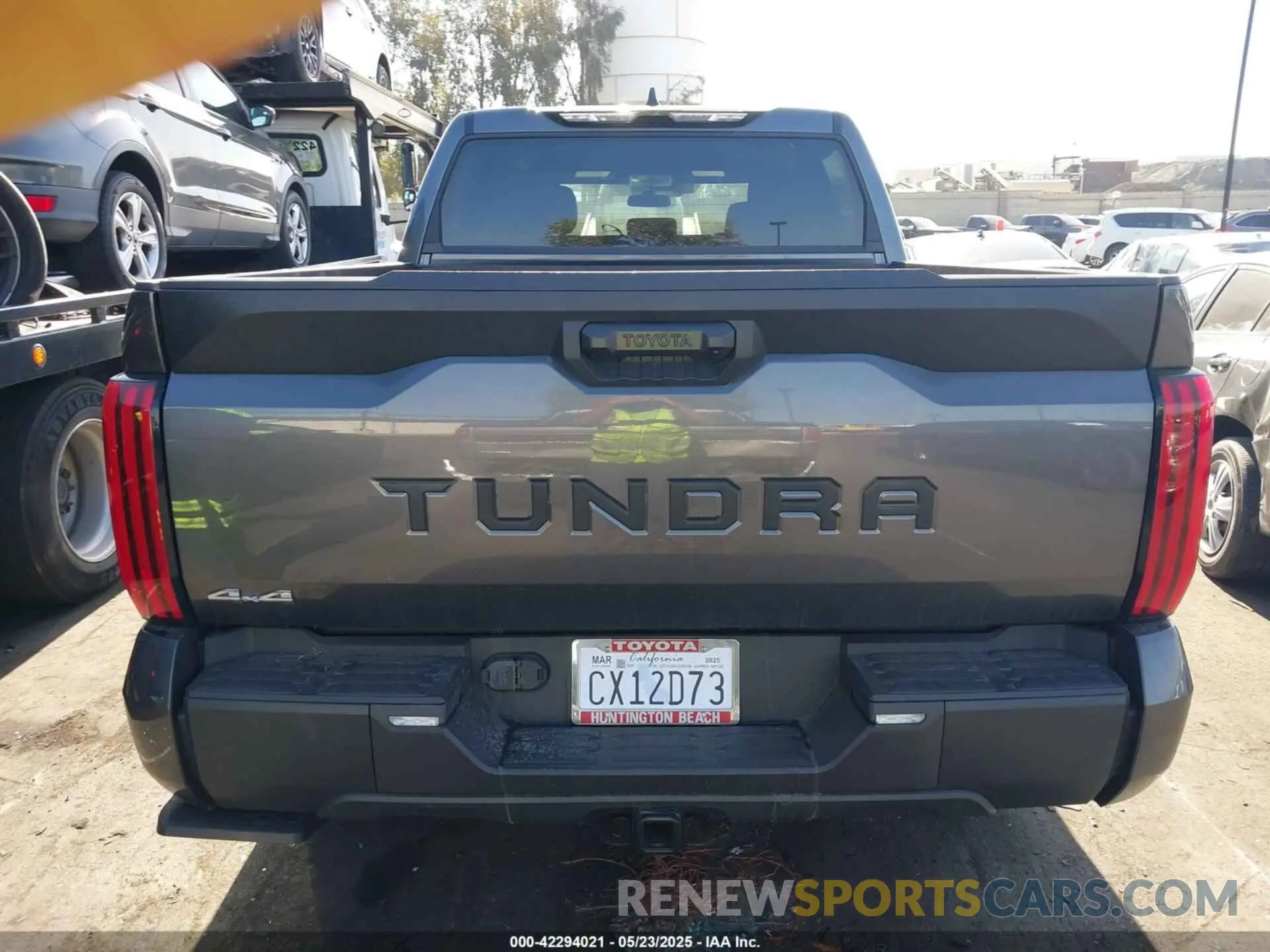 17 fotografías del automóvil dañado 5TFLA5DB1SX263126 TOYOTA TUNDRA 2025
