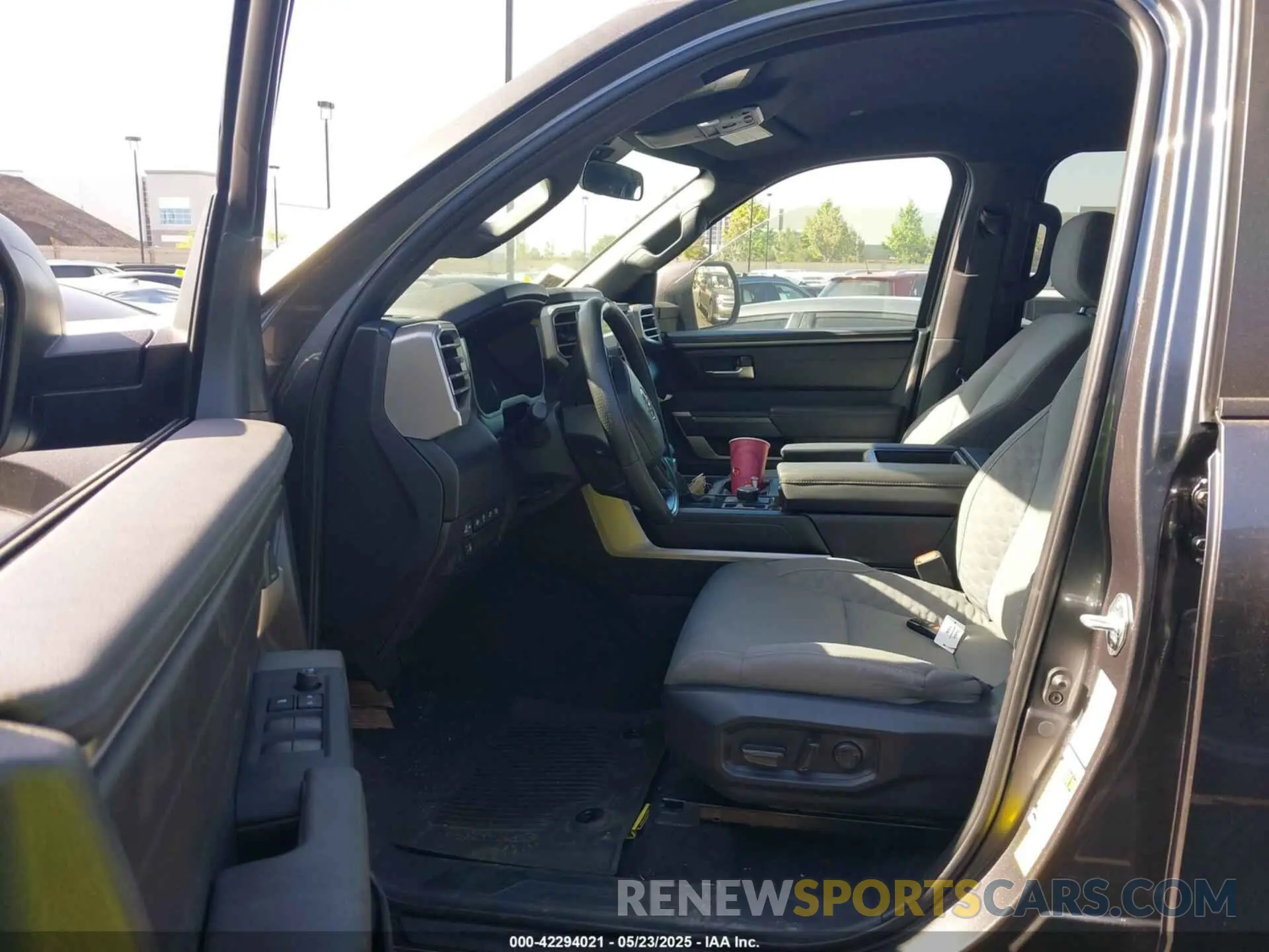 5 fotografías del automóvil dañado 5TFLA5DB1SX263126 TOYOTA TUNDRA 2025