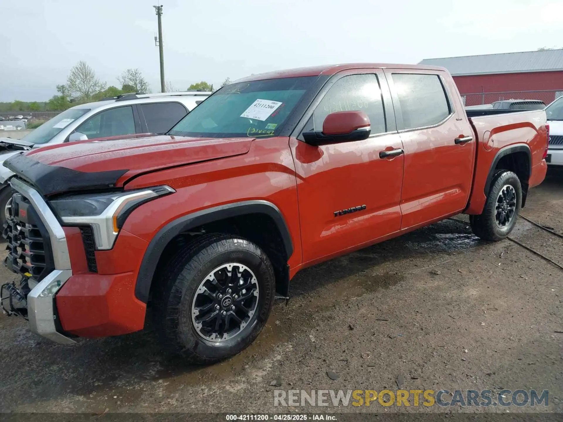 2 fotografías del automóvil dañado 5TFLA5DB3SX238597 TOYOTA TUNDRA 2025