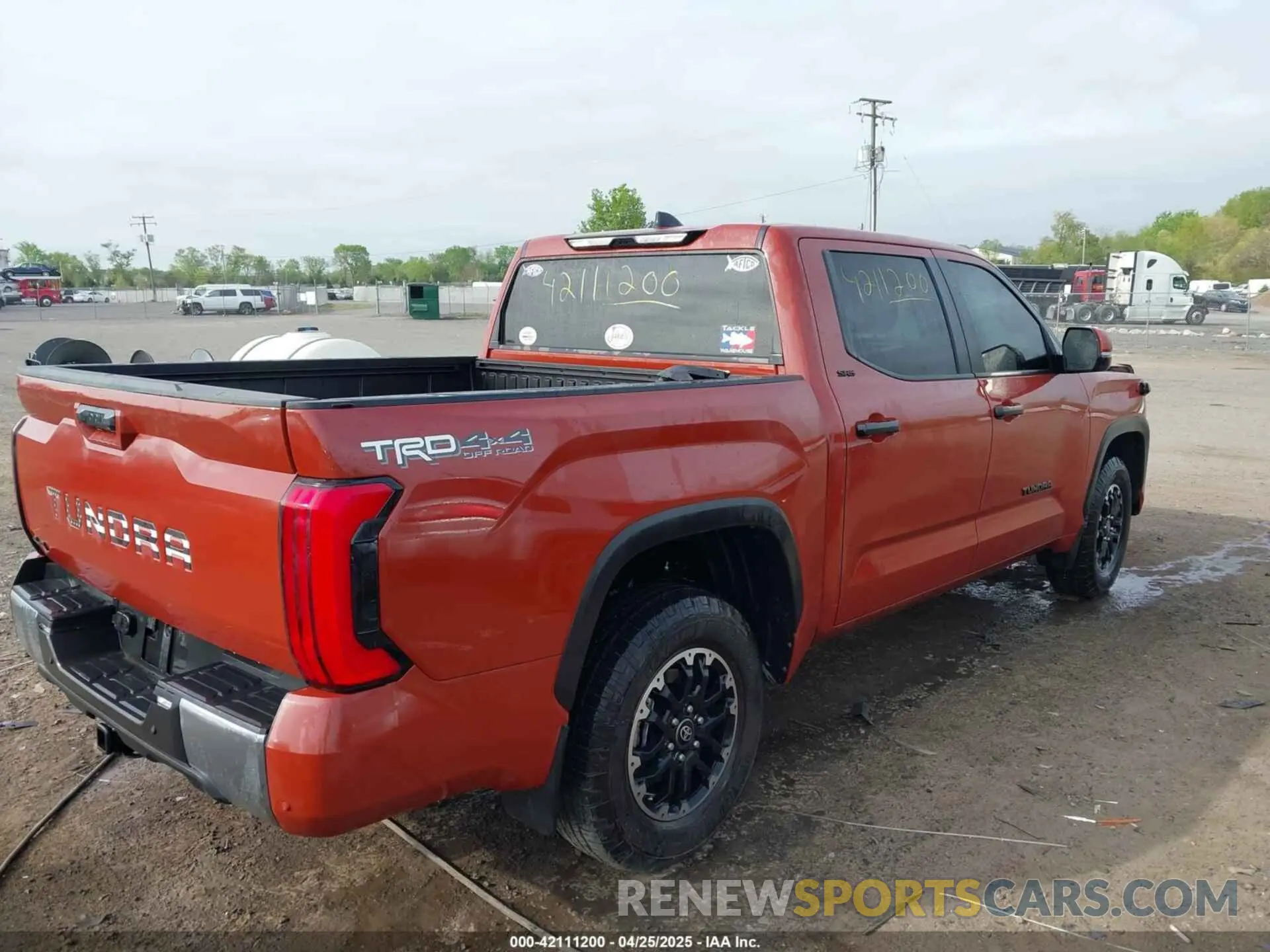 4 fotografías del automóvil dañado 5TFLA5DB3SX238597 TOYOTA TUNDRA 2025