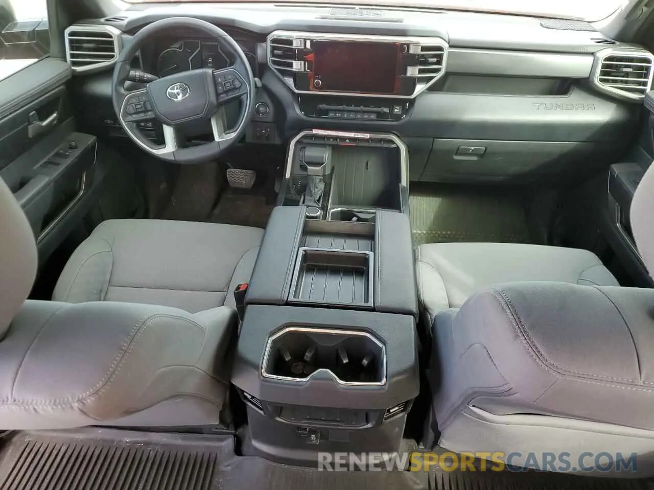 8 fotografías del automóvil dañado 5TFLA5DB7SX239686 TOYOTA TUNDRA 2025