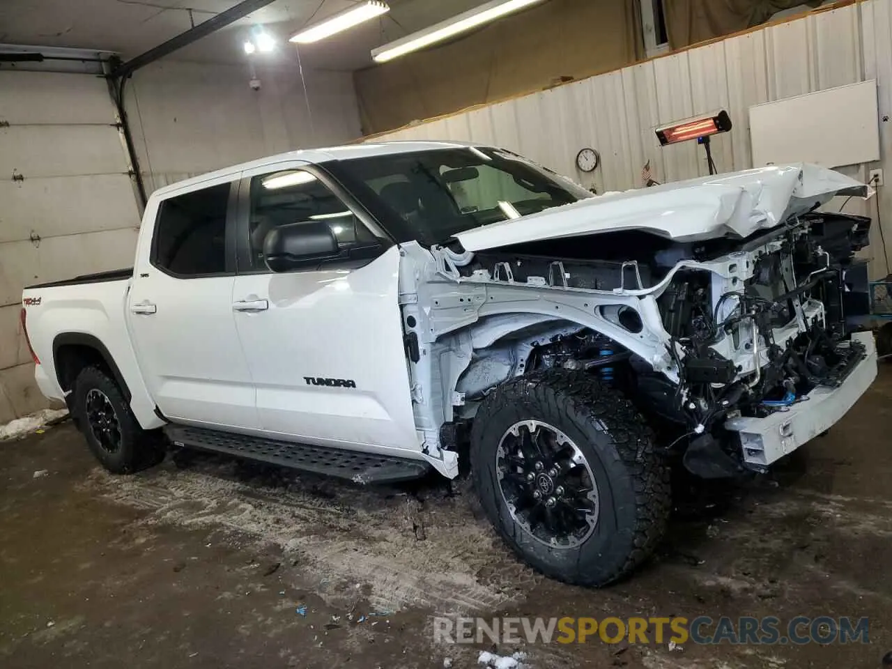 4 fotografías del automóvil dañado 5TFLA5DB8SX243567 TOYOTA TUNDRA 2025