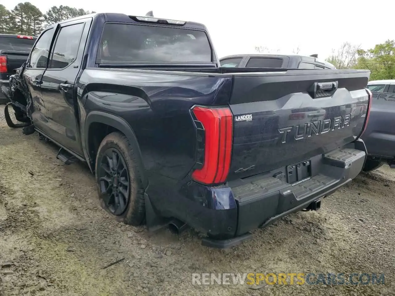 2 fotografías del automóvil dañado 5TFLA5DB9SX282572 TOYOTA TUNDRA 2025