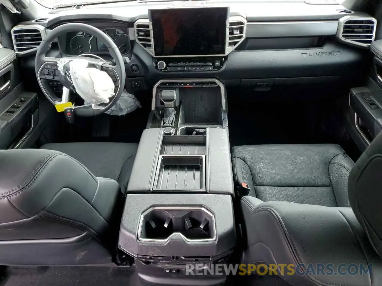 8 fotografías del automóvil dañado 5TFLA5DB9SX282572 TOYOTA TUNDRA 2025