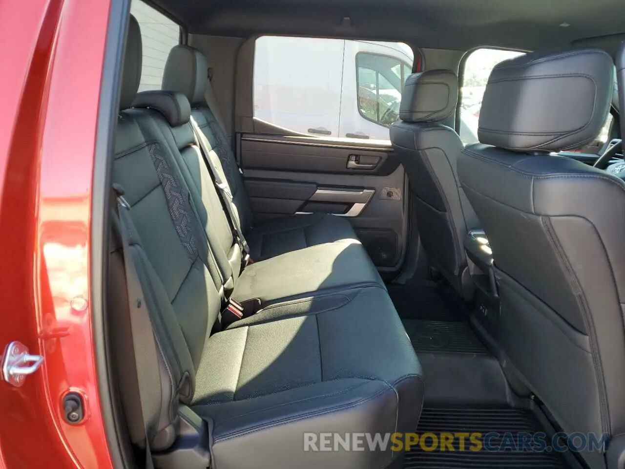 10 fotografías del automóvil dañado 5TFLA5DBXSX238970 TOYOTA TUNDRA 2025