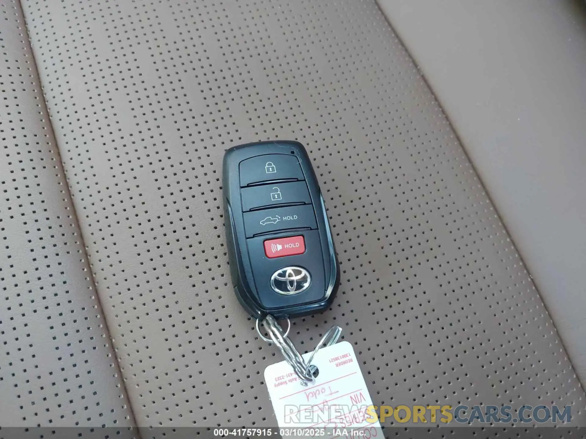 11 fotografías del automóvil dañado 5TFMA5DB3SX276769 TOYOTA TUNDRA 2025